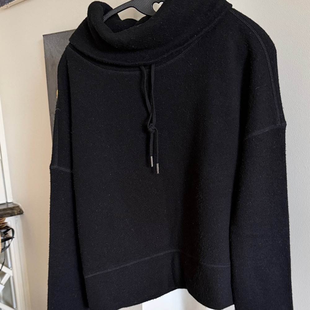 UGG Black Off-the-Shoulder Sweater Sz M